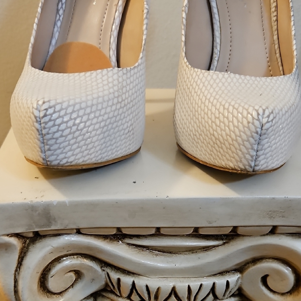 BCBGeneration Textured Cream Heels - Picture 4 of 9